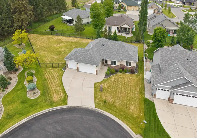 3rd image of 1315 E Cascade Ct, Deer Park, WA 99006 | MLS# 202618668