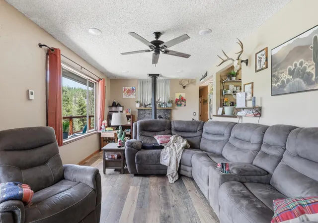 Homes for sale in Valleyford, WA | 17118 E Washington Rd, Valleyford, WA 99036 | MLS# 202618693