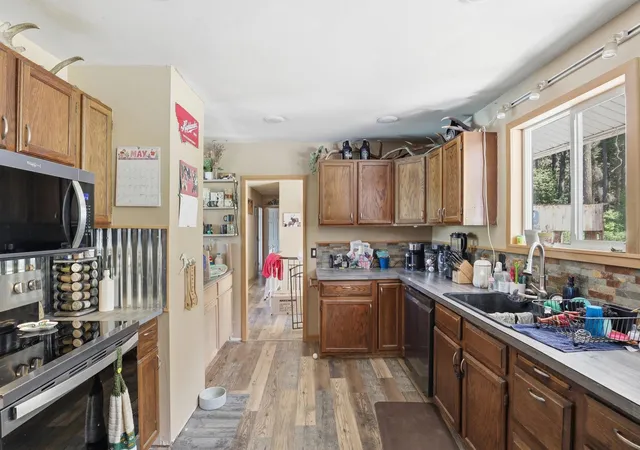 Homes for sale in Valleyford, WA | 17118 E Washington Rd, Valleyford, WA 99036 | MLS# 202618693