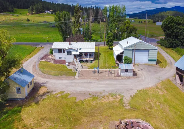 Homes for sale in Mead, WA | 13014 E Mt Spokane Park Dr, Mead, WA 99021 | MLS# 202618714