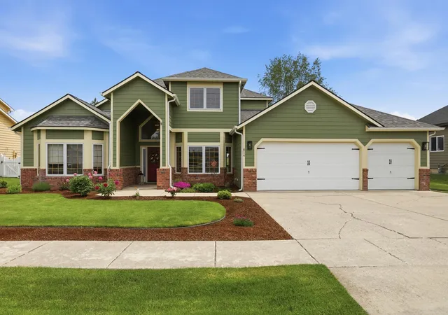 Single family home for sale at 814 N High Desert Dr, Deer Park, WA 99006 | MLS# 202618748