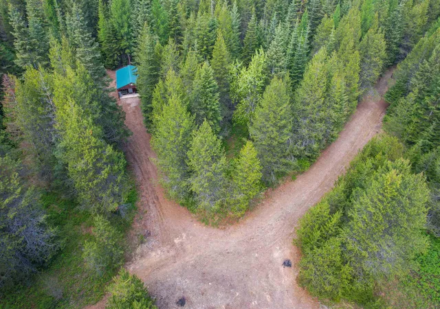 3rd image of 552 Forgotten Trail Rd, Newport, WA 99156 | MLS# 202618783