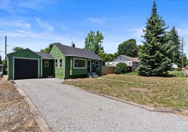 Photo 2 of Single family home for sale at 1403 N Farr Rd, Spokane Valley, WA 99206 | MLS# 202618841 | Listing updated on 2026-07-27