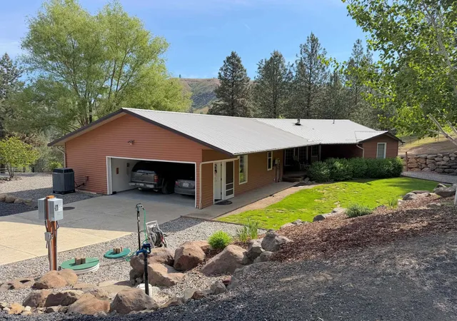 Homes for sale in Davenport, WA | 32765 N Rays Pl, Davenport, WA 99122 | MLS# 202618846