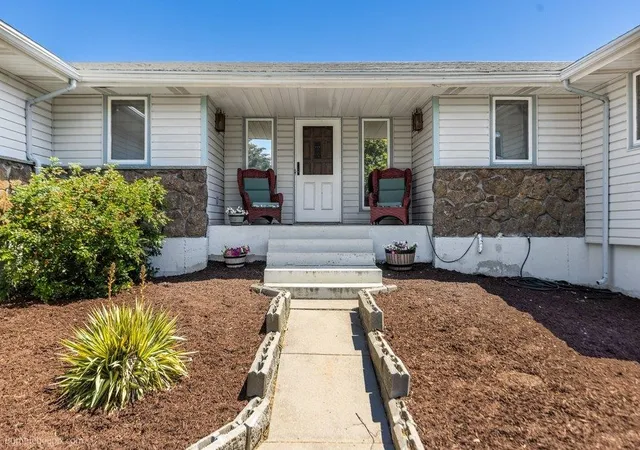 Photo 3 of Single family home for sale at 2105 W Borden Rd, Spokane, WA 99224 | MLS# 202618850 | Listing updated on 2026-09-26