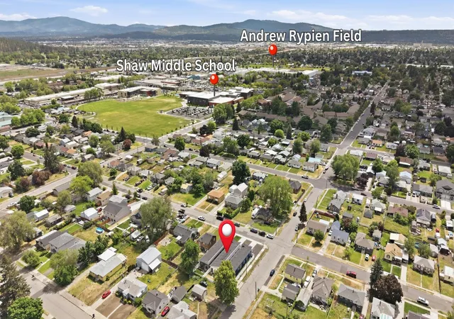 3rd image of 2303 E Longfellow Ave, Spokane, WA 99207 | MLS# 202618854