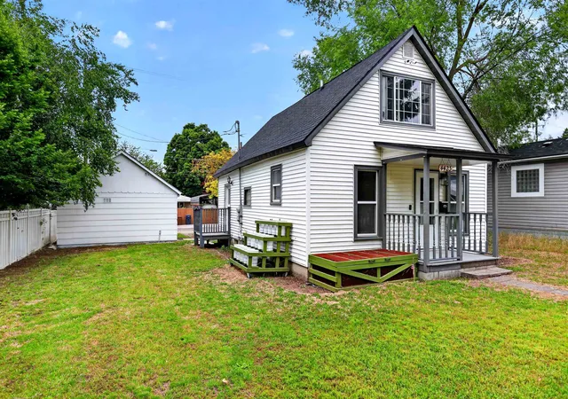 Photo 2 of Single family home for sale at 4423 N Cedar St, Spokane, WA 99205 | MLS# 202618860 | Listing updated on 2026-09-02