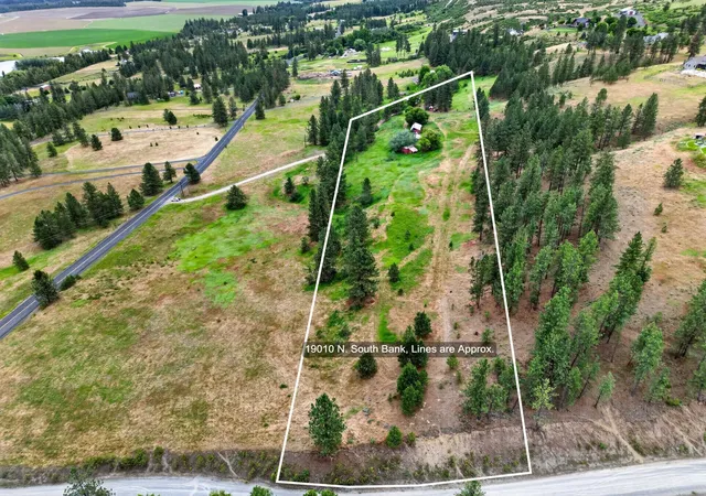 Homes for sale in Nine Mile Falls, WA | 19010 N South Bank Rd, Nine Mile Falls, WA 99026 | MLS# 202618911