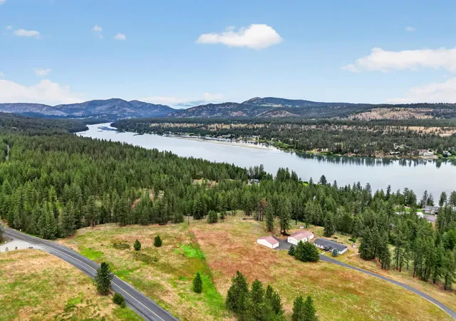 Homes for sale in Nine Mile Falls, WA | 19010 N South Bank Rd, Nine Mile Falls, WA 99026 | MLS# 202618911