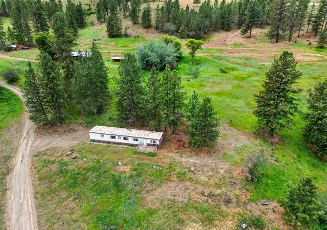 Homes for sale in Nine Mile Falls, WA | 18911 N South Bank Rd, Nine Mile Falls, WA 99026 | MLS# 202618912