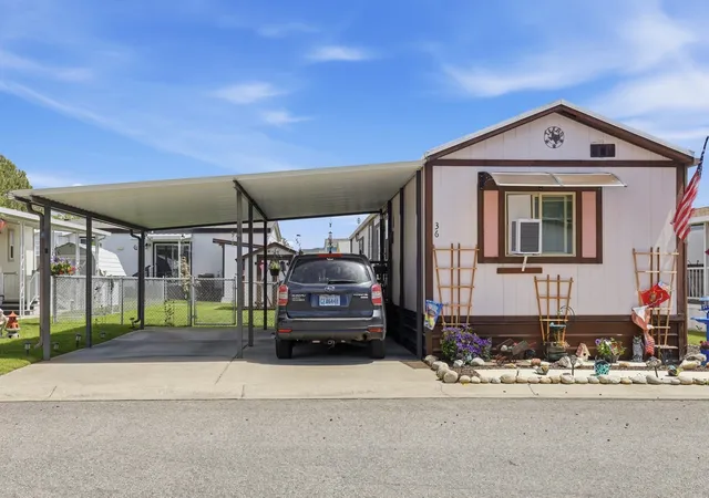 Photo 2 of Manufactured home for sale at 304 S Conklin #36 Rd, Spokane Valley, WA 99037 | MLS# 202618942 | Listing updated on 2026-09-17