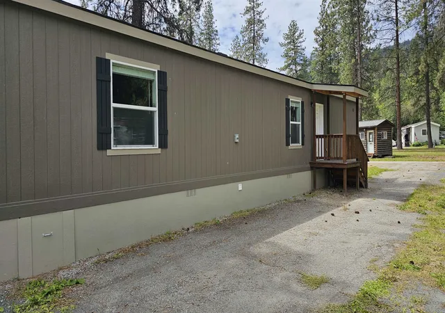 Homes for sale in Kettle Falls, WA | 5 Columbia Dr, Kettle Falls, WA 99141 | MLS# 202618948