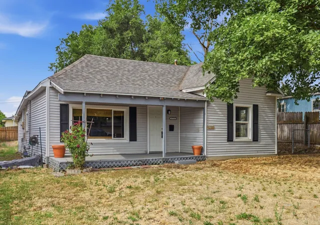 2nd image of 1711 E Desmet Ave, Spokane, WA 99202 | MLS# 202618962