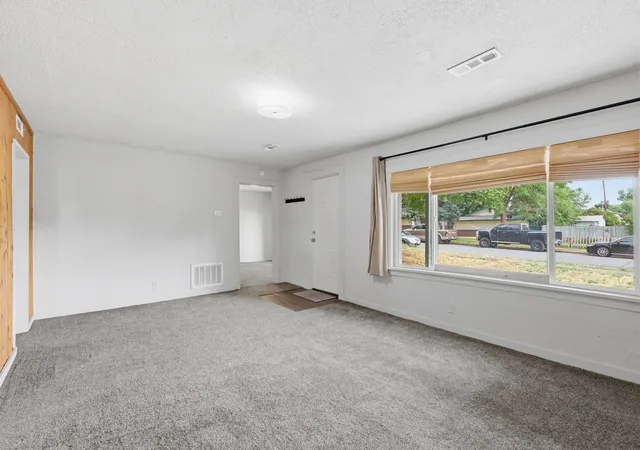 4th image of 1711 E Desmet Ave, Spokane, WA 99202 | MLS# 202618962