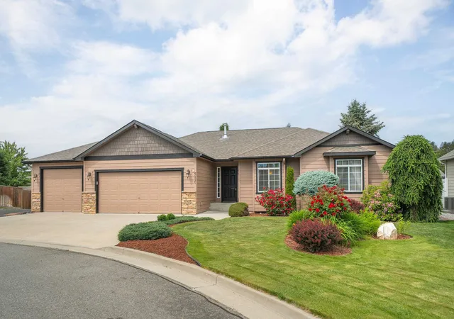 Homes for sale in Spokane Valley, WA | 5117 N Stout Ct, Spokane Valley, WA 99206 | MLS# 202618982
