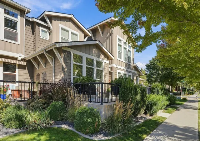 Photo 3 of Single family home for sale at 1908 W Summit Pkwy, Spokane, WA 99201 | MLS# 202619022 | Listing updated on 2026-09-29