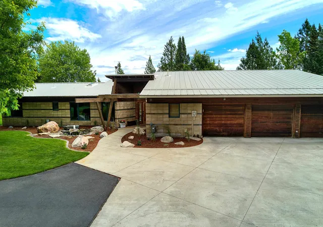 3rd image of 1616 E Whispering Springs Ln, Colbert, WA 99005 | MLS# 202619043