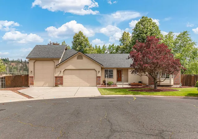 Homes for sale in Nine Mile Falls, WA | 7303 W Links Ct, Nine Mile Falls, WA 99026 | MLS# 202619053