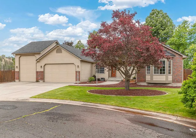 Single family home for sale at 7303 W Links Ct, Nine Mile Falls, WA 99026 | MLS# 202619053