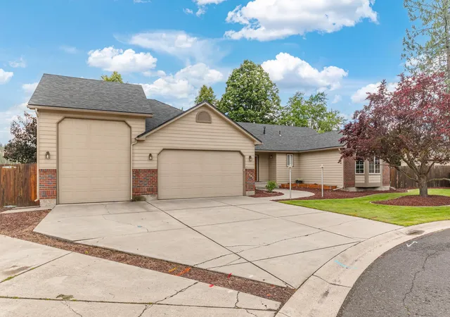 Homes for sale in Nine Mile Falls, WA | 7303 W Links Ct, Nine Mile Falls, WA 99026 | MLS# 202619053