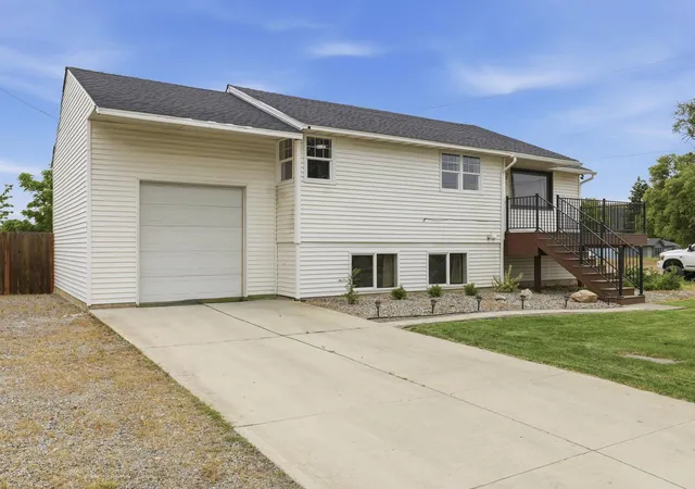 Photo 3 of Single family home for sale at 2723 N Coleman Rd, Spokane Valley, WA 99212 | MLS# 202619062 | Listing updated on 2026-08-12