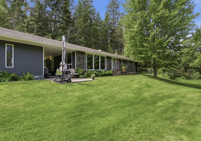 Homes for sale in Chattaroy, WA | 6414 E E Chattaroy Rd Rd, Chattaroy, WA 99003 | MLS# 202619065