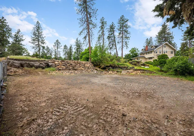 3rd image of 810 E Plateau Rd, Spokane, WA 99203 | MLS# 202619098