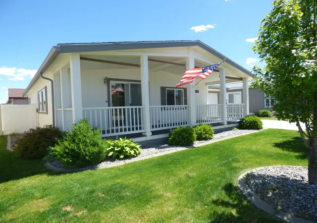 Photo 3 of Manufactured home for sale at 1818 N Grady Ln, Spokane Valley, WA 99016 | MLS# 202619136 | Listing updated on 2026-09-23