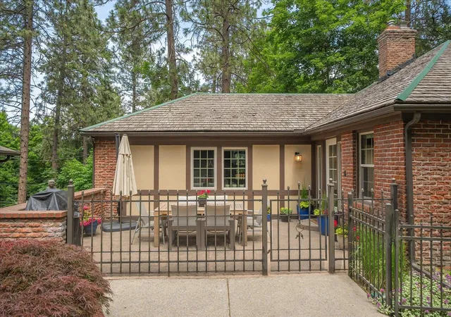 Photo 4 of Sale Pending at 2107 E 16th Avenue, Spokane, WA 99203 | MLS# 202619146 | Listing updated on 2026-10-07