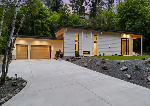 Photo 1 of Single family home for sale at 1518 E 20th Avenue, Spokane, WA 99203 | MLS# 202619229 | Listing updated on 2026-06-19