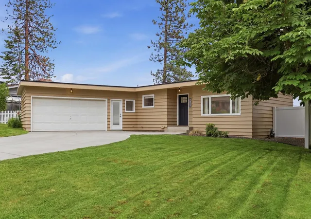 2nd image of 11406 E 19th Ave, Spokane Valley, WA 99206 | MLS# 202619247