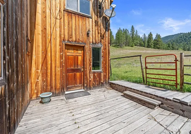 Homes for sale in Rice, WA | 3114 Old Baldy Tracts D, K And L Rd, Rice, WA 99126 | MLS# 202619296