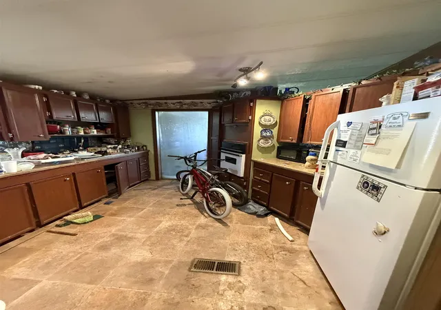 Photo 3 of Manufactured home for sale at 29623 N Cedar Rd, Deer Park, WA 99006 | MLS# 202619360 | Listing updated on 2026-09-18