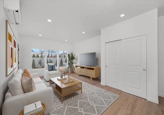 4th image of 505 E Hawthorne Rd, Spokane, WA 99218 | MLS# 202619428