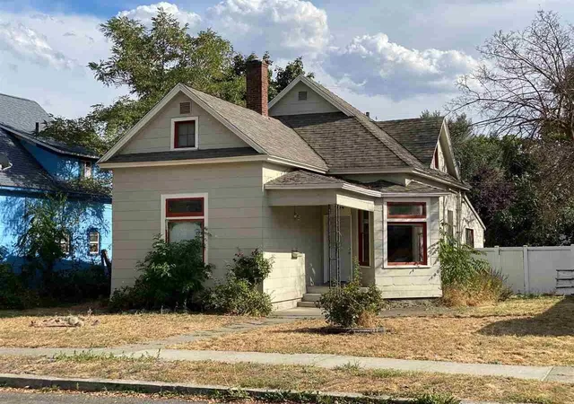 1st image of 934 E Nora Ave, Spokane, WA 99207 | MLS# 202619449