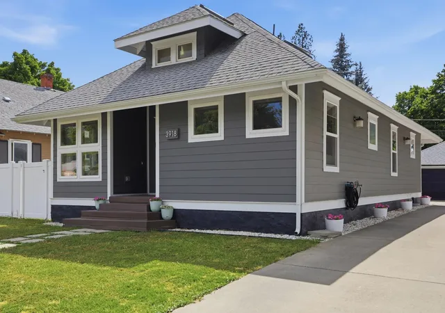 Photo 2 of Single family home for sale at 3918 S Grand Blvd, Spokane, WA 99203 | MLS# 202619460 | Listing updated on 2026-08-28