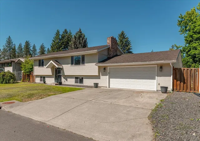 Photo 2 of Single family home for sale at 6505 N Elizabeth St, Spokane, WA 99208 | MLS# 202619482 | Listing updated on 2026-09-30