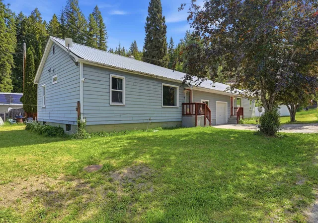 Homes for sale in Metaline Falls, WA | 92/94 Larsen Blvd, Metaline Falls, WA 99153 | MLS# 202619484