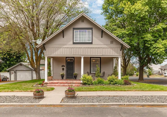 1st image of 209 E 3rd Ave, Ritzville, WA 99169 | MLS# 202619495