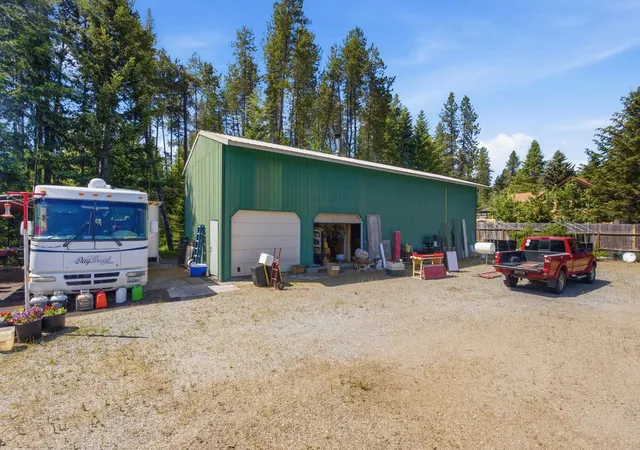2nd image of 2569 Southshore Diamond Lake Rd, Newport, WA 99156 | MLS# 202619515