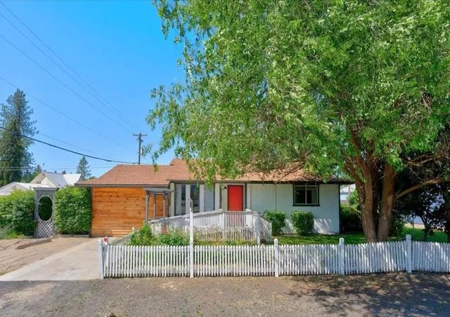 Homes for sale in Davenport, WA | 206 Maxwell St, Davenport, WA 99122 | MLS# 202619535