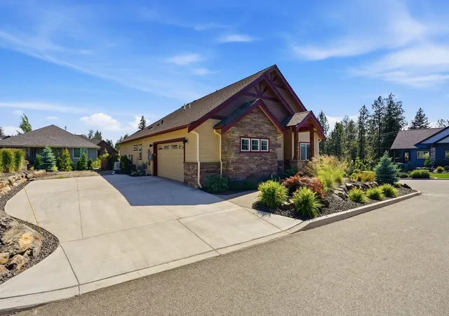 Photo 3 of Single family home for sale at 2106 E Aspen Ln, Spokane, WA 99205 | MLS# 202619550 | Listing updated on 2026-10-02