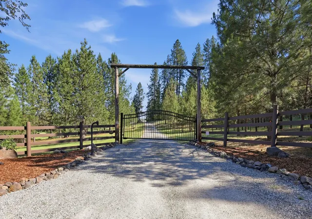 2nd image of 9516 E Day Rd, Mead, WA 99021 | MLS# 202619562