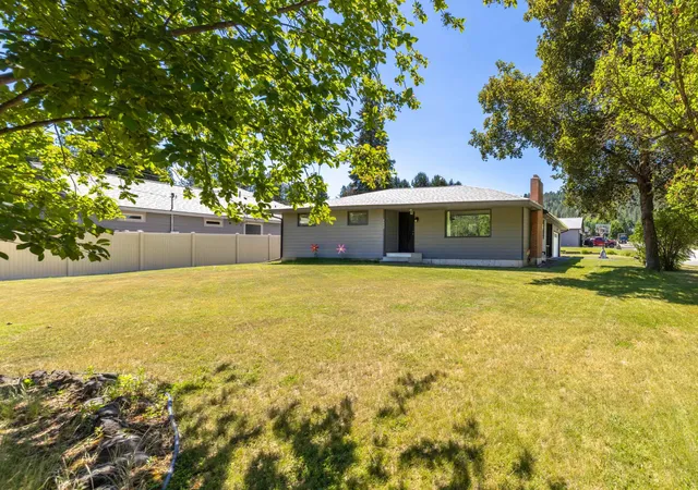 3rd image of 2609 W Waikiki St, Spokane, WA 99218 | MLS# 202619596