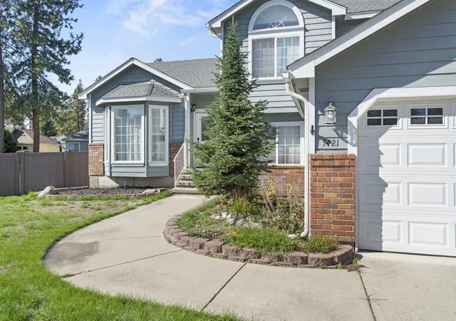 Photo 3 of Sale Pending at 7421 W Lanzce Ct, Nine Mile Falls, WA 99026 | MLS# 202619599 | Listing updated on 2026-08-24