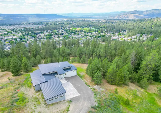 2nd image of 8905 N Rustle Rd, Spokane, WA 99208 | MLS# 202619600