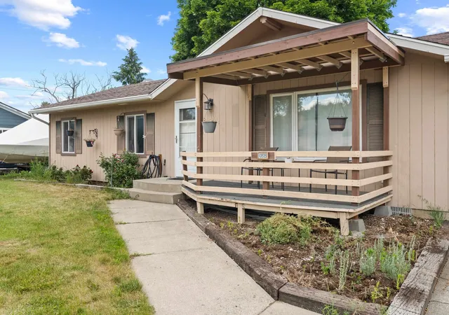 Homes for sale in Spokane Valley, WA | 13525 E 6Th Ave, Spokane Valley, WA 99216 | MLS# 202619614