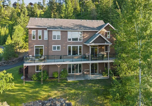Photo 3 of Mansion for sale at 1829 W Pepper Ln, Spokane, WA 99218 | MLS# 202619622 | Listing updated on 2026-08-31