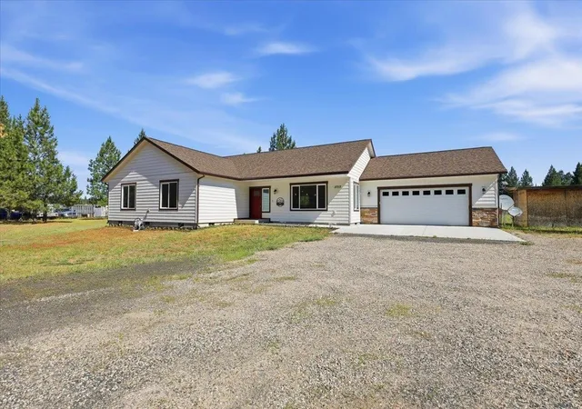 Homes for sale in Elk, WA | 5717 E Oregon Rd, Elk, WA 99009 | MLS# 202619627