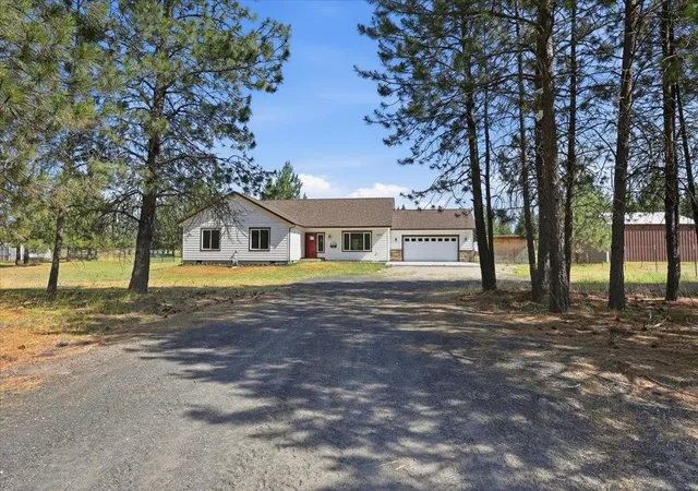 Homes for sale in Elk, WA | 5717 E Oregon Rd, Elk, WA 99009 | MLS# 202619627
